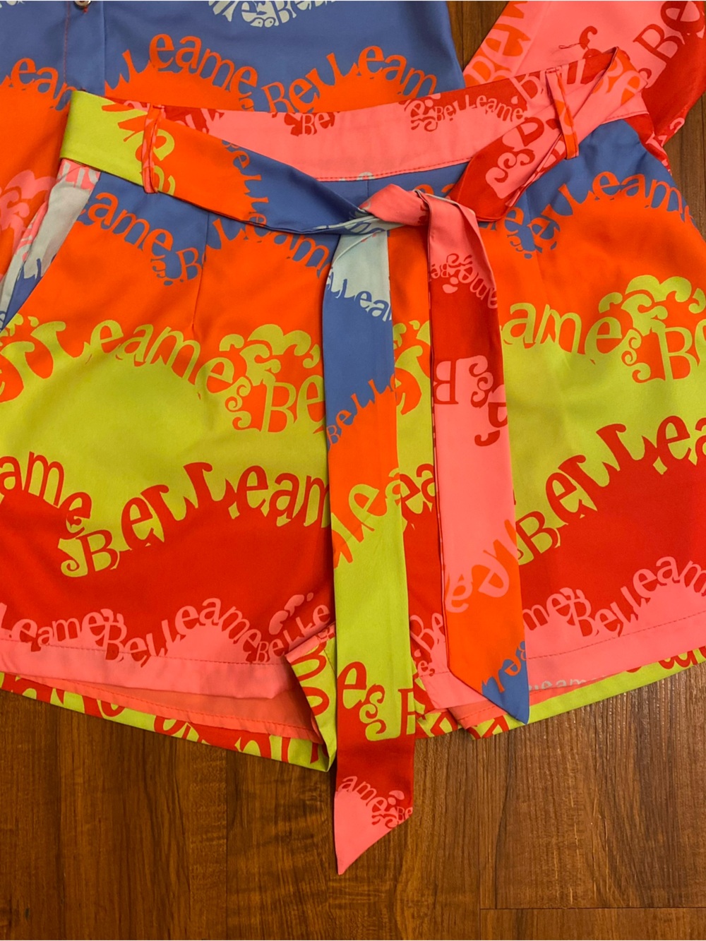 New Ladies Multi-Color Matching Short Set - Picture 2 of 6